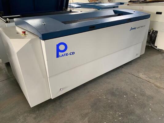 কাস্টমাইজযোগ্য সিটিসিপি প্লেট প্রিন্টিং মেশিন আধা স্বয়ংক্রিয় ইউভি মেশিন ব্যবহারকারী-বান্ধব অপারেশন ডিজাইন সহ